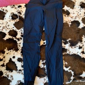 Blue lululemon chasing miles right